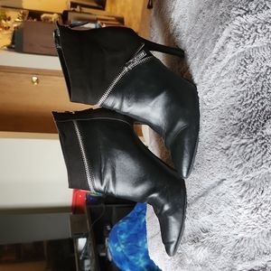 Guess Zippered Booties